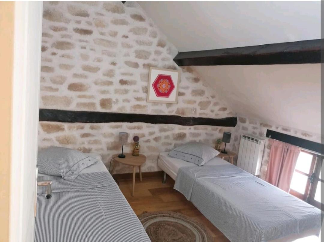 Le Charme De La Pierre Apartment Echarcon ภายนอก รูปภาพ