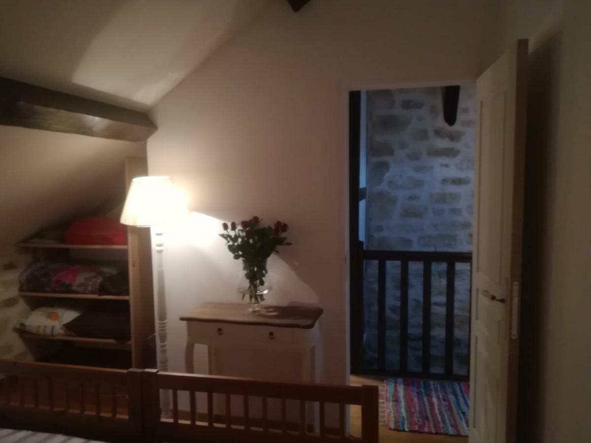Le Charme De La Pierre Apartment Echarcon ภายนอก รูปภาพ